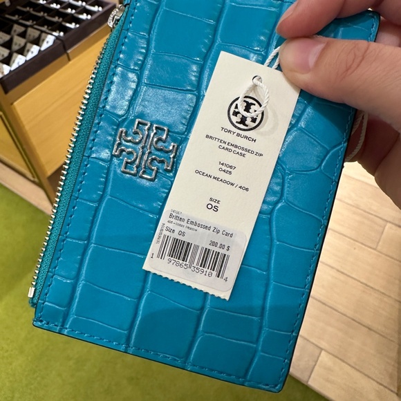 NWT! Tory Burch TB Women's Britten Embossed Zip card case 141067 In Ocean Meadow - Picture 8 of 8